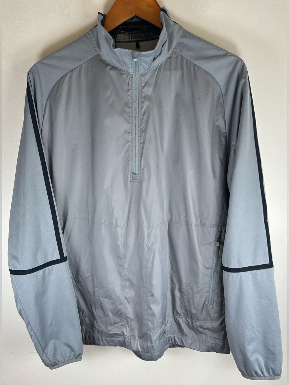 Nike Golf Menโs Windbreaker Jacket Size M Gray 1/2 Zip Lightweight Zip Pockets